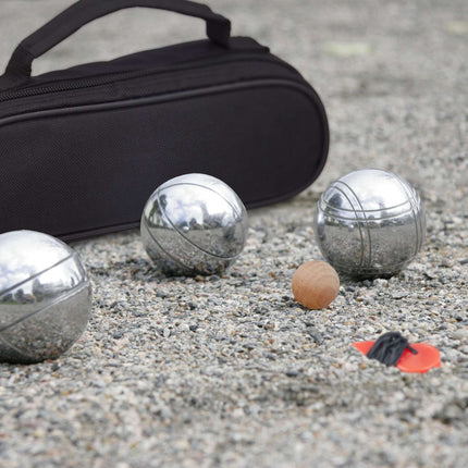 3 boules de pétanque dans un ensemble