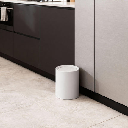 Poubelle de salle de bain en plastique de 6 L avec couvercle basculant