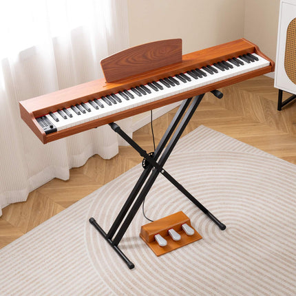 Piano numérique 88 touches, taille standard, semi-lesté, avec support et pédales.