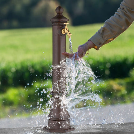 Antiker Gartenbrunnen aus Metall mit Wasserhahn, 80 cm