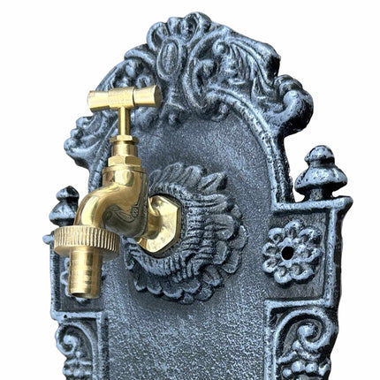 Fontaine murale grise de style antique, en aluminium moulé
