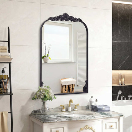 Miroir mural arqué avec cadre baroque doré orné
