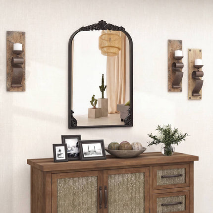 Miroir mural arqué avec cadre baroque doré orné