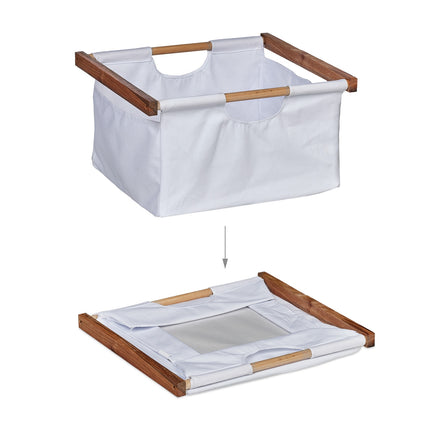 Étagère de salle de bain avec 3 paniers à linge blancs