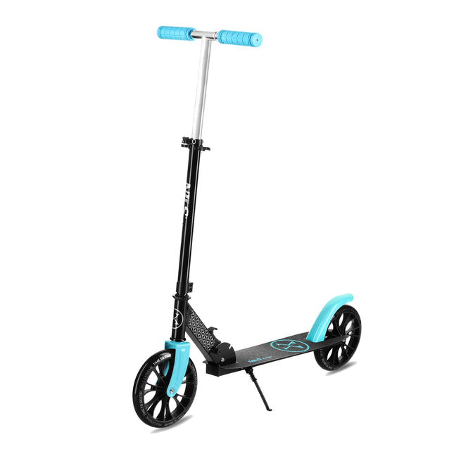 Trottinette noire, pliable et légère