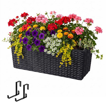 Schwarzer Rattan-Balkonpflanzkübel mit Wasserstandsanzeige