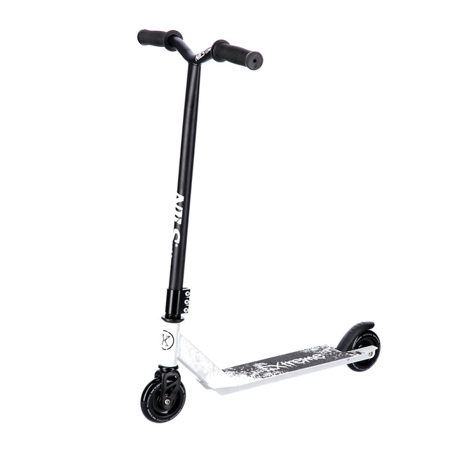 Trottinette acrobatique noire, haute performance, conception durable