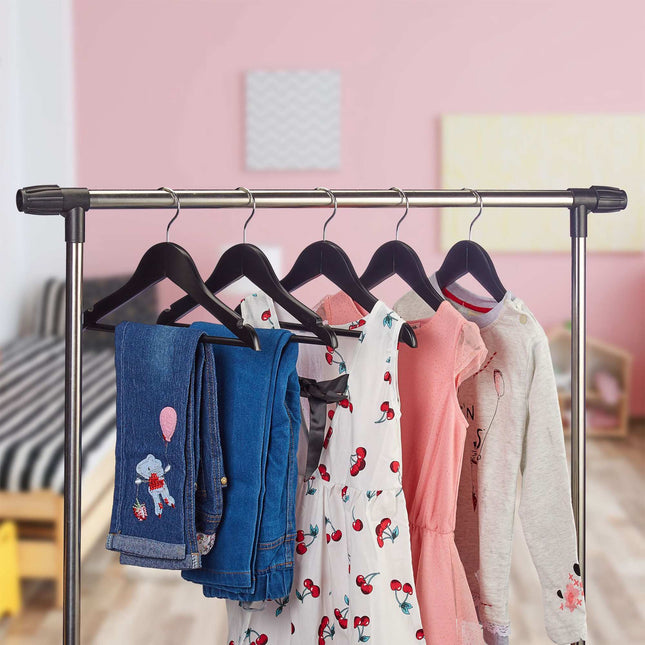 Cintres en bois noir pour enfants