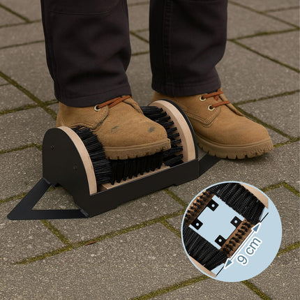 Nettoyeur de bottes avec brosses périphériques et repose-pieds