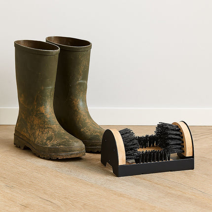 Grattoir à bottes avec brosses de nettoyage triple face