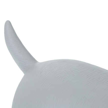 Chien animal rebondissant gris