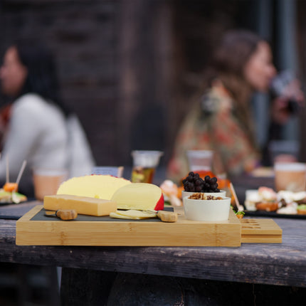Plateau à fromages en bambou avec accessoires en 7 parties
