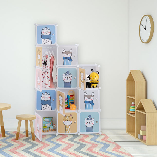 Kinderregal mit Kleiderstangen