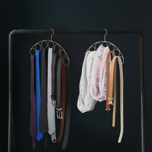 Cintre avec porte-écharpe