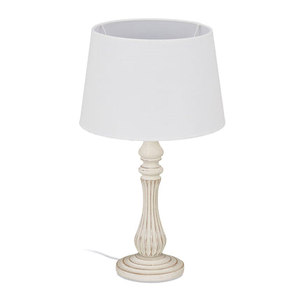 Tischlampe im Landhausstil