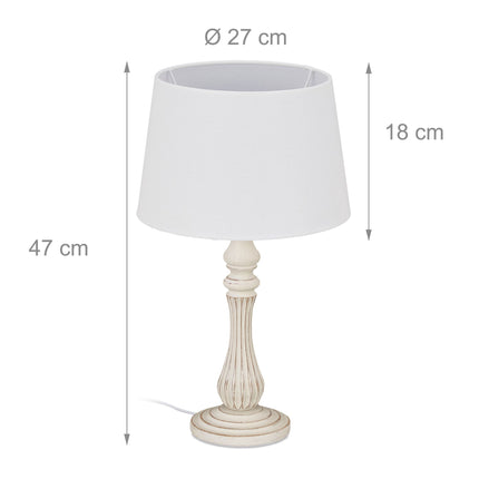 Tischlampe im Landhausstil