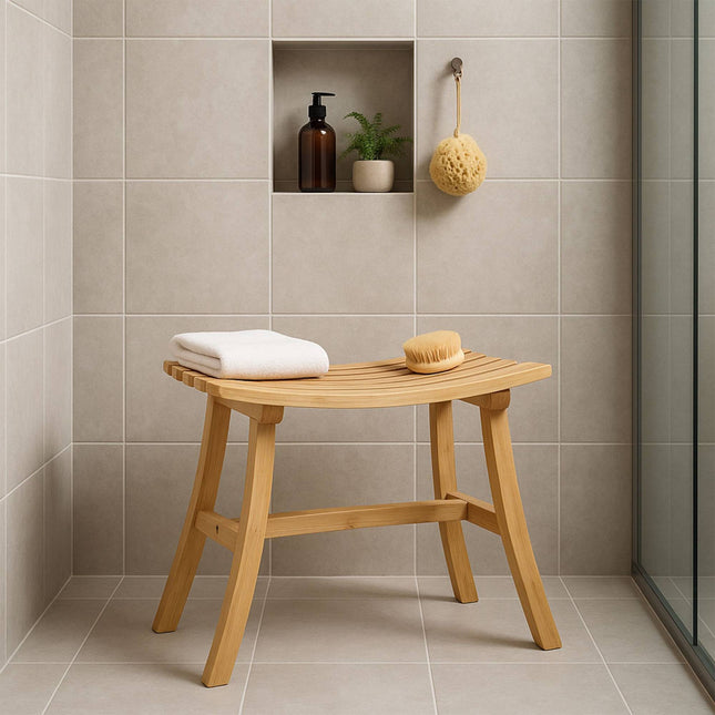 Tabouret courbé en bambou