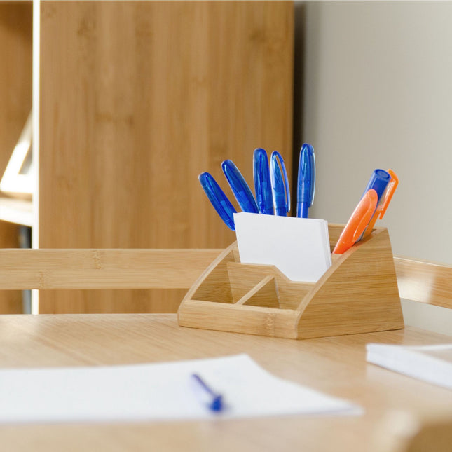 Organisation de bureau en bambou