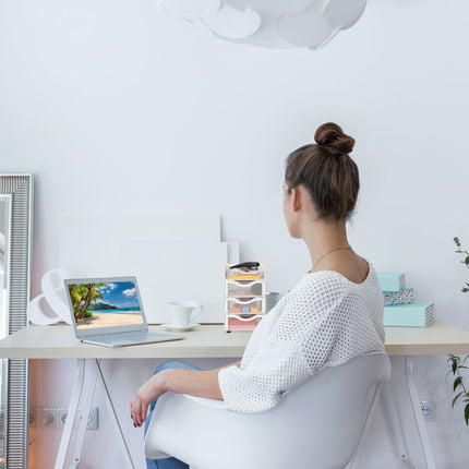 Organisation de bureau avec 4 compartiments