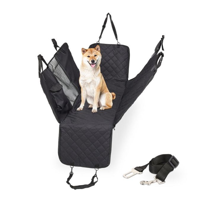 Couverture pour chien sur le siège arrière de la voiture