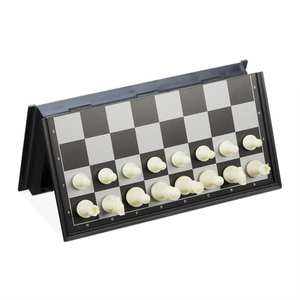 Faltbares und magnetisches Schachspiel