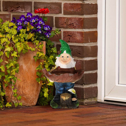 Gartenzwerg mit Vogelbad