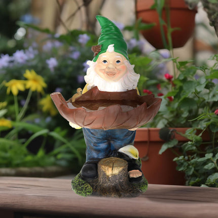 Gartenzwerg mit Vogelbad