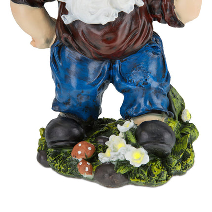 Nain de jardin avec pioche