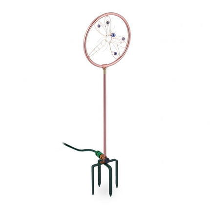 Gartensprinkler mit Libelle