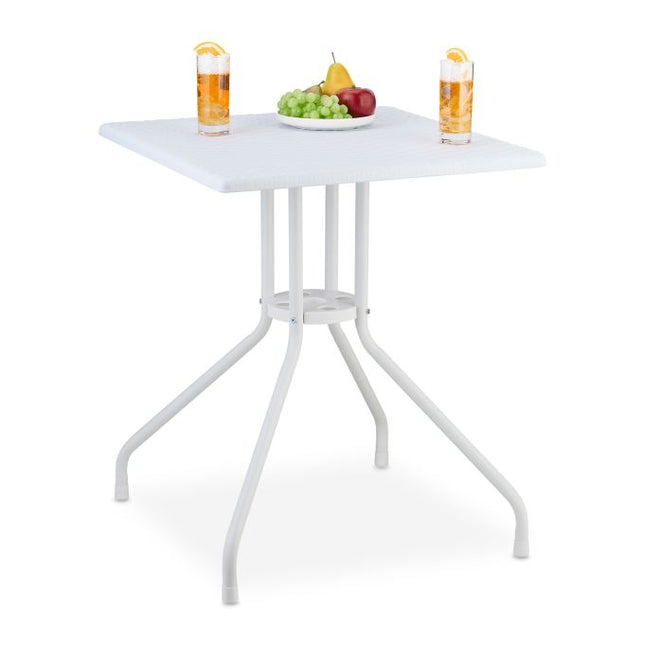 Table de jardin aspect rotin blanc
