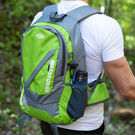 Grüner Wanderrucksack, 35 l Fassungsvermögen, leicht
