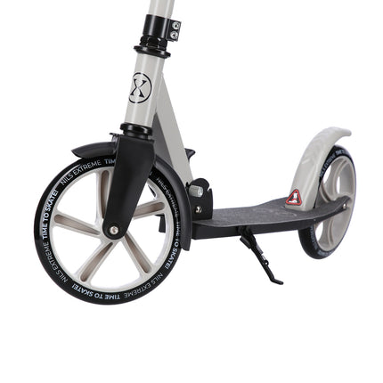 Trottinette grise, pliable, hauteur réglable
