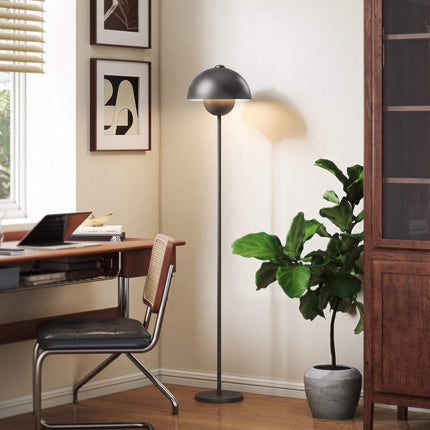 Lampadaire en métal gris avec abat-jour rond et interrupteur au pied