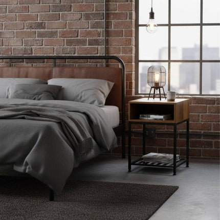 Nachttisch im Industrial-Design mit offenem Fach und Gitterstauraum
