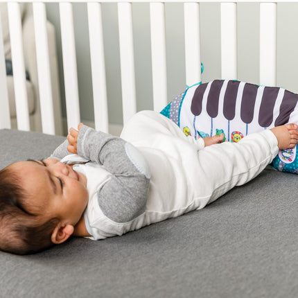 Infantino Mitwachsendes 3-in-1-Bauchlage-Klavier