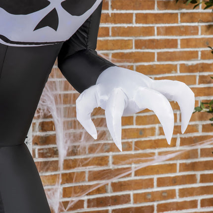 Aufblasbarer Halloween-Geist mit Kürbiskopf und LED-Lichtern