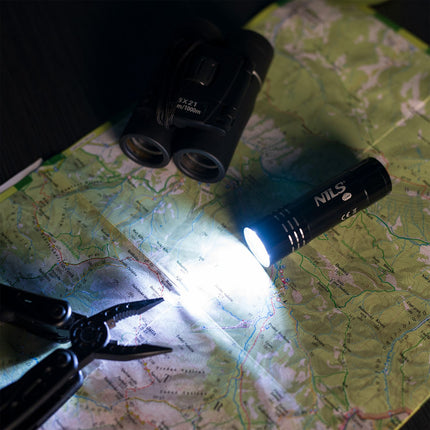 Lampe torche LED, 300 lumens, design compact