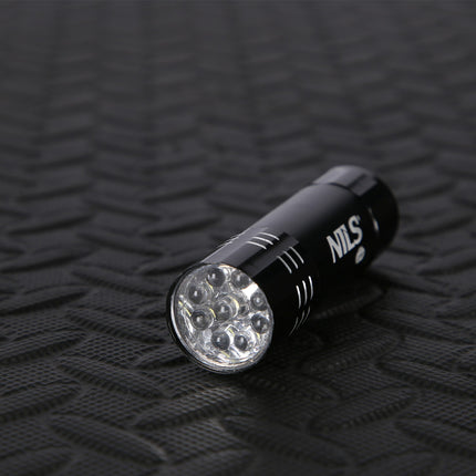 Lampe torche LED, 300 lumens, design compact