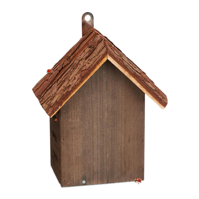 Maison de coccinelle en bois marron