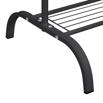 Kleiderbügel aus Metall mit Ablage