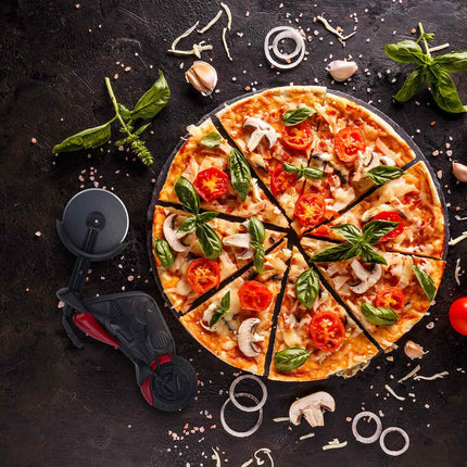 Moto avec coupe-pizza