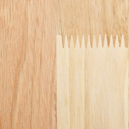 Schmaler Holzschrank