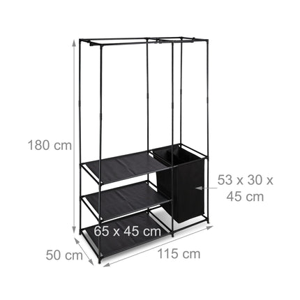 Armoire ouverte avec panier à linge