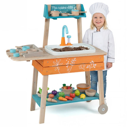 Cuisine de jeu extérieure en bois avec évier et étagères