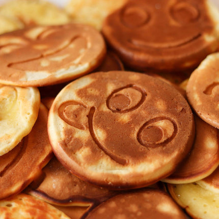Pfannkuchenpfanne mit Gesichtern