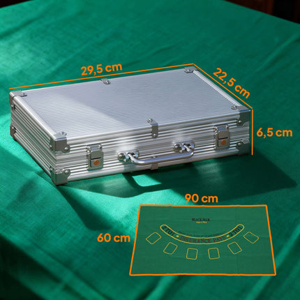 Coffret de jetons de poker avec étui, dés, bouton de donneur et 2 jeux de cartes.