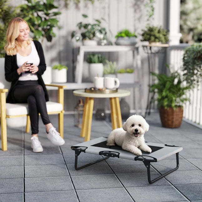 Lit surélevé pour chien, lit pliable pour animal domestique, chaise longue d'extérieur avec design en maille, respirant pour chiens de petite et moyenne taille, gris clair Oxford 75 x 51 x 18 cm |