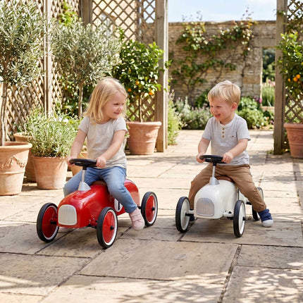 Voiture électrique rouge pour tout-petits avec cadre en acier et roues antidérapantes