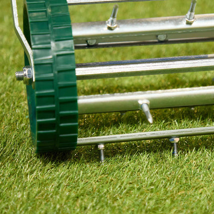 Rollender Rasenbelüfter mit Griff