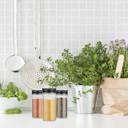 Pots à épices ronds avec étiquettes